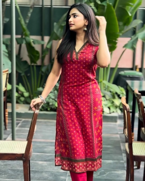 HARIKA BALLA🙆🏻‍♀️✨ (@bewitching_gal)