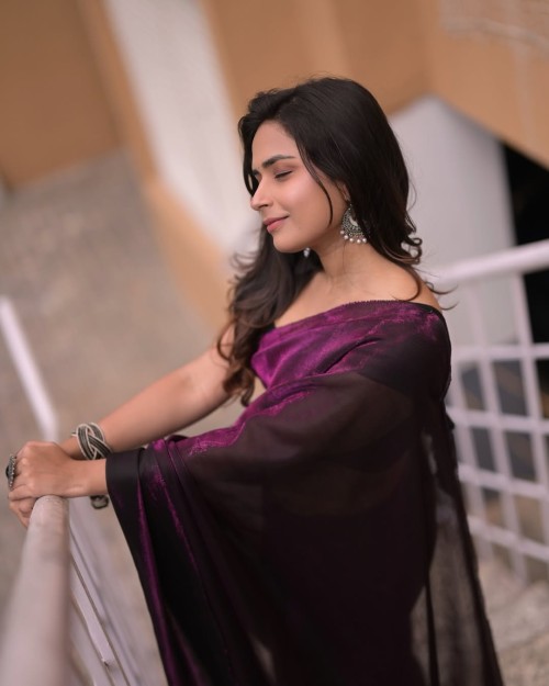 Mounica Mona (@mounica.bavireddi)